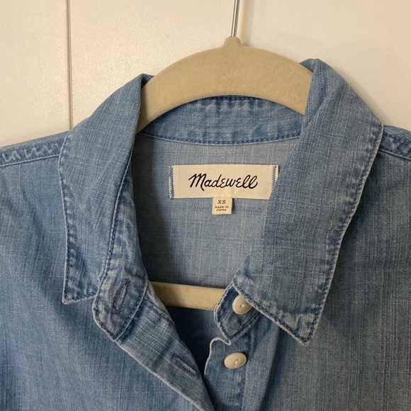 Madewell Short-Sleeve tie front top, size XS - Picture 3 of 5